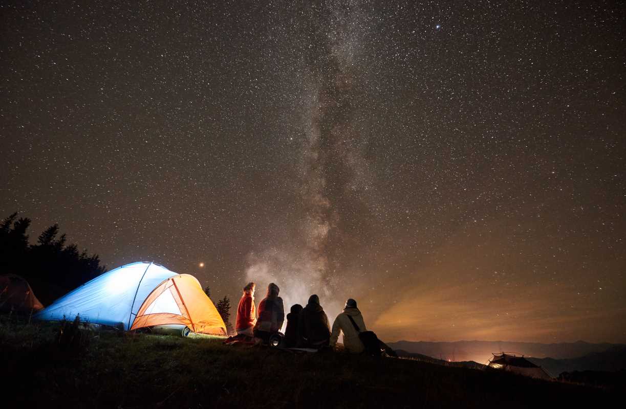 Cold-Weather Camping Under the Stars